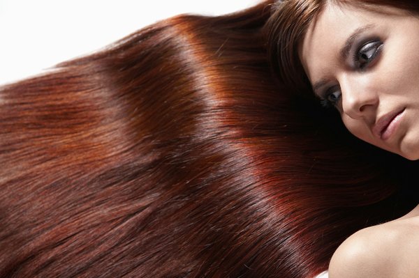 Santé des cheveux : astuces pour avoir moins de volume